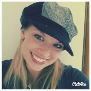 Meet your Posher, Holly